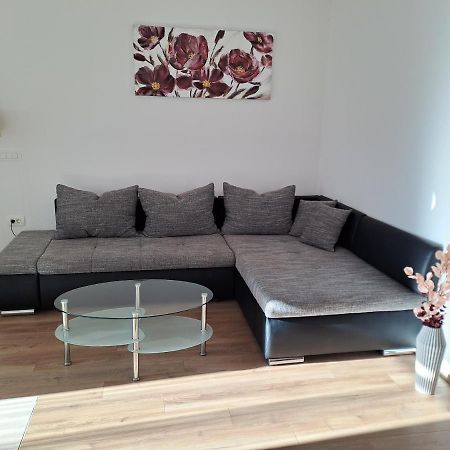 Yulia Apartman Pula Exteriör bild