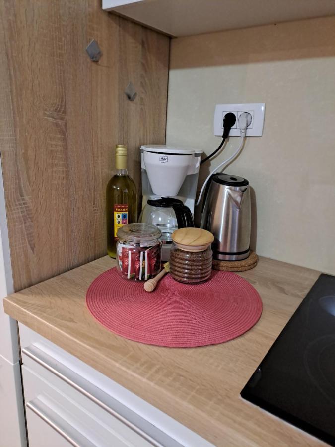 Yulia Apartman Pula Exteriör bild
