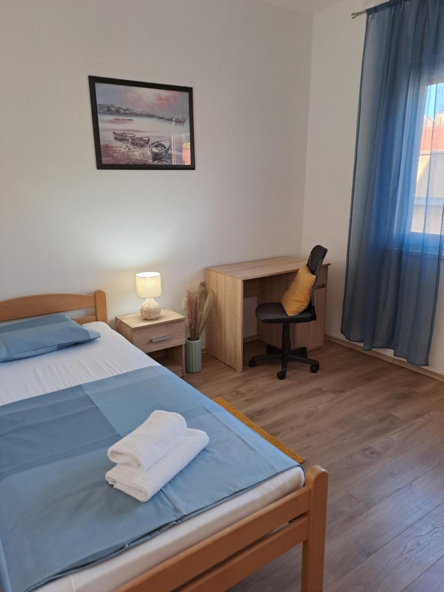 Yulia Apartman Pula Exteriör bild
