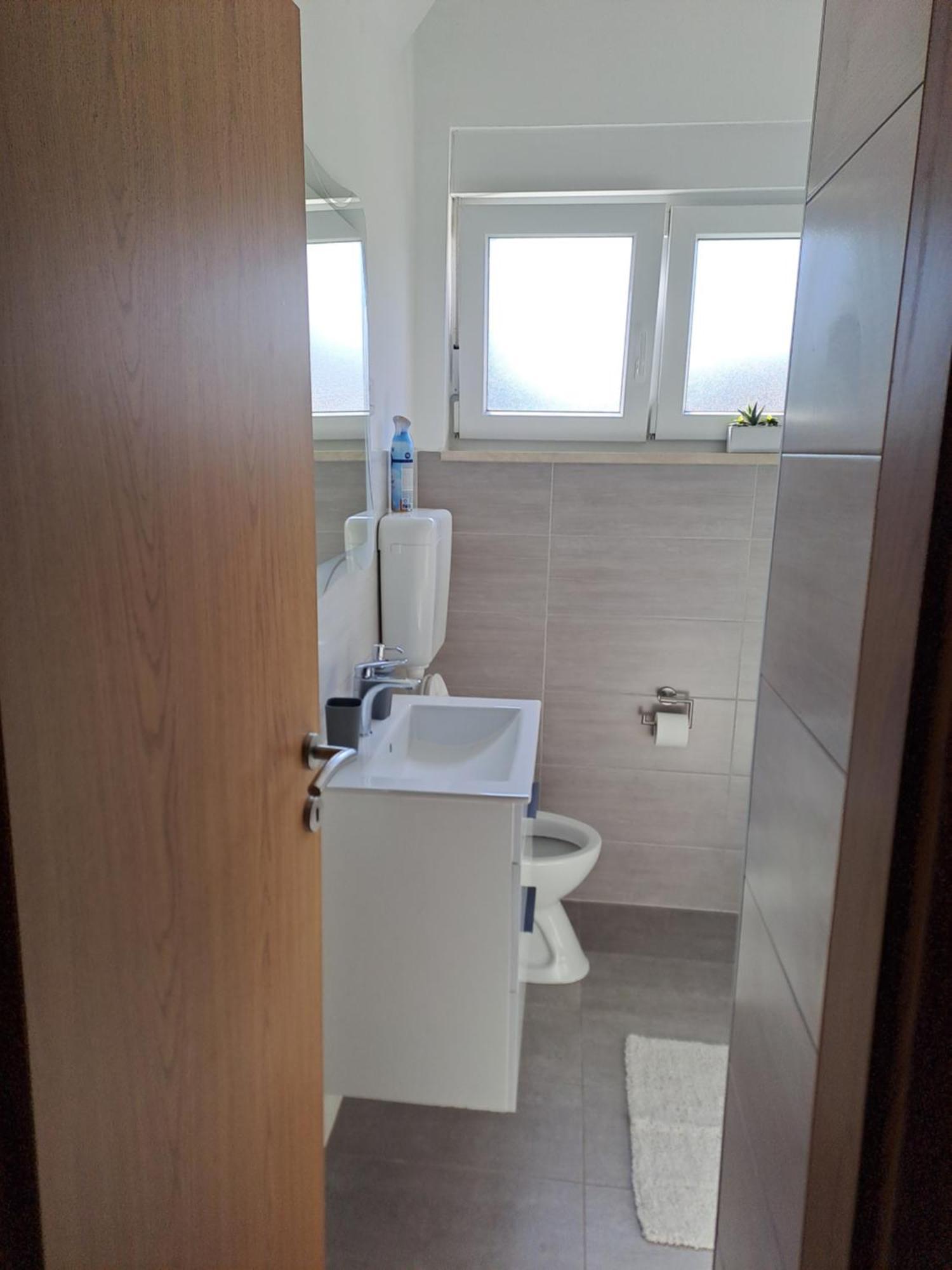 Yulia Apartman Pula Exteriör bild